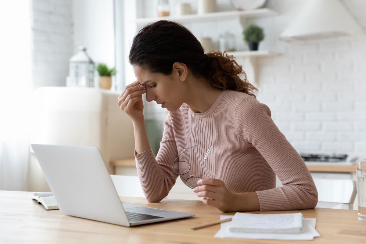 Can Eye Strain Cause Headaches? Here’s What to Know