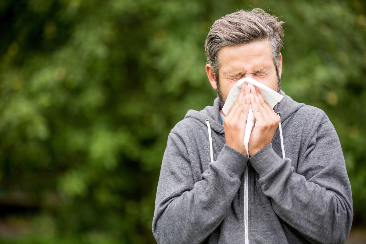 Why Pollen Allergy Causes Itchy Eyes Every Spring: A Comprehensive Guide to Relief