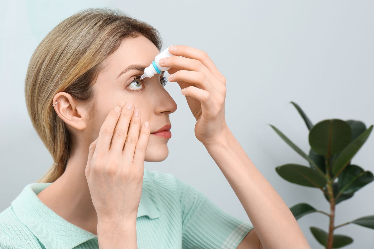 Eyes Dry, Yet Watery? TCM Unveils the Paradoxical Truth of Dry Eye Syndrome
