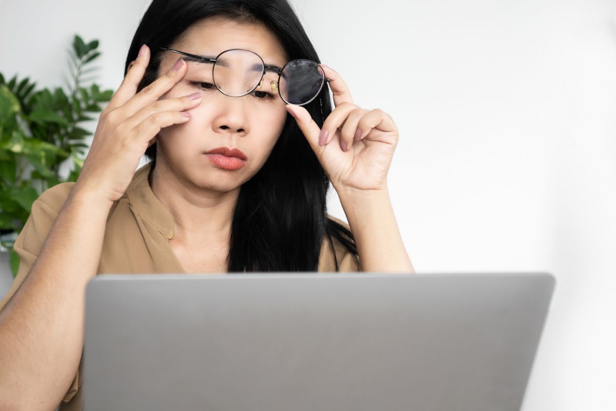 Conquering Digital Eye Strain in the Workplace: A 2025 Guide to Relief and Prevention