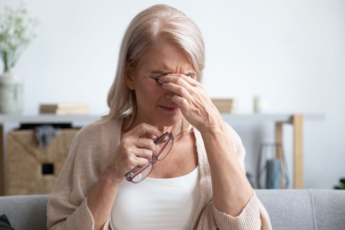 Banish Eye Redness: Conquering Screen-Time Strain for Healthier Eyes in 2025