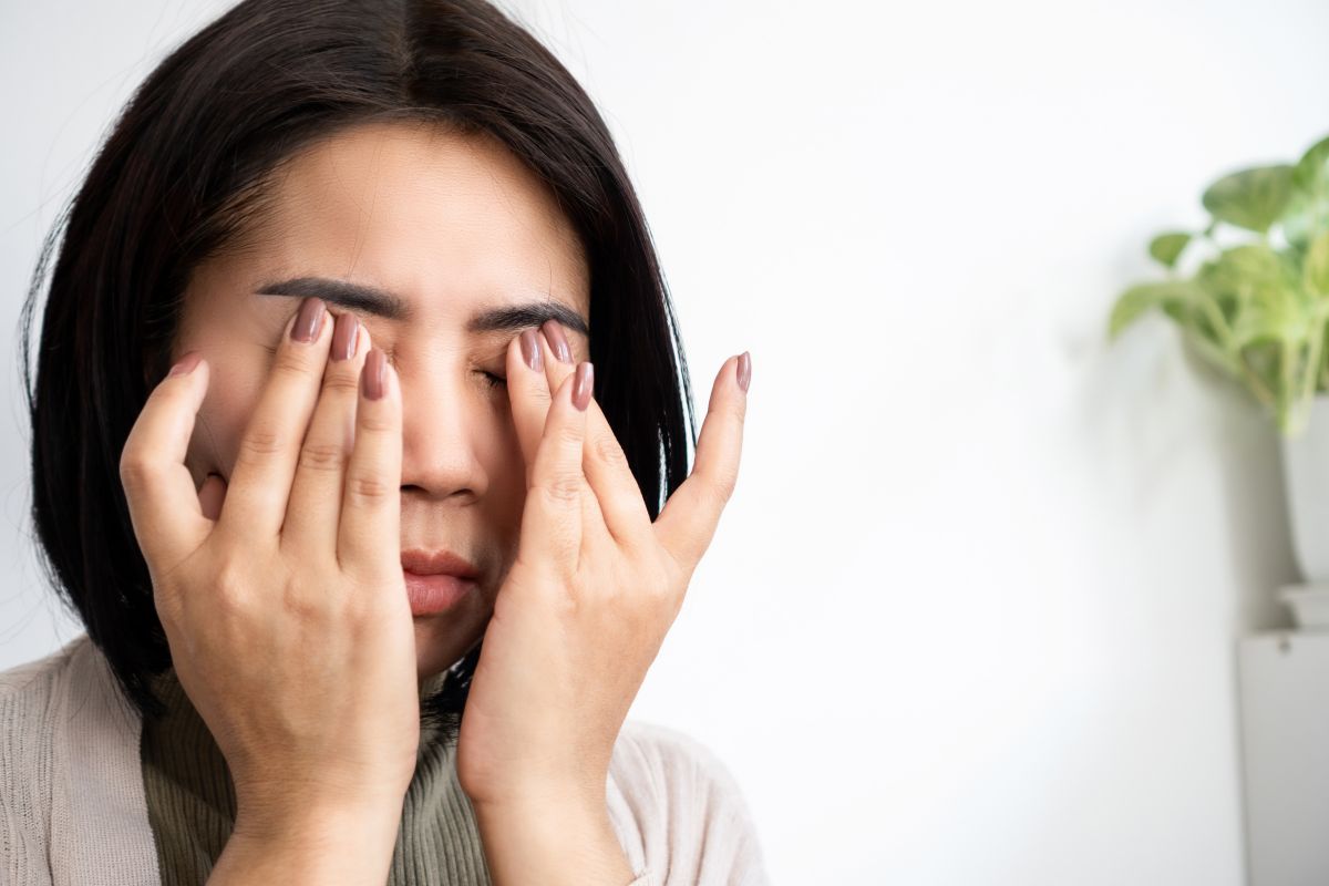 How to Refresh Tired Eyes After a Long Day: Your Ultimate Guide to Revitalized Vision