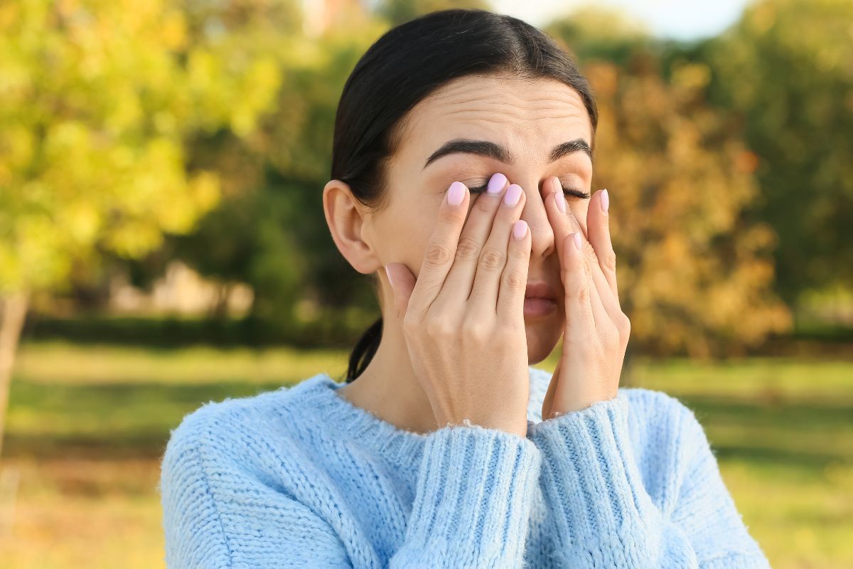 Conquering Digital Eye Strain: Your Ultimate Guide to Relieving Tired Eyes in 2025