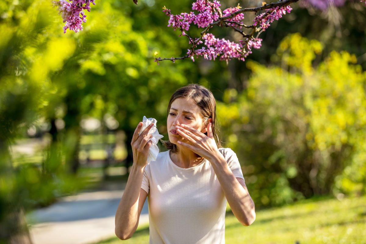 Pollen Allergies: Causes, Symptoms, and the Best Natural Remedy