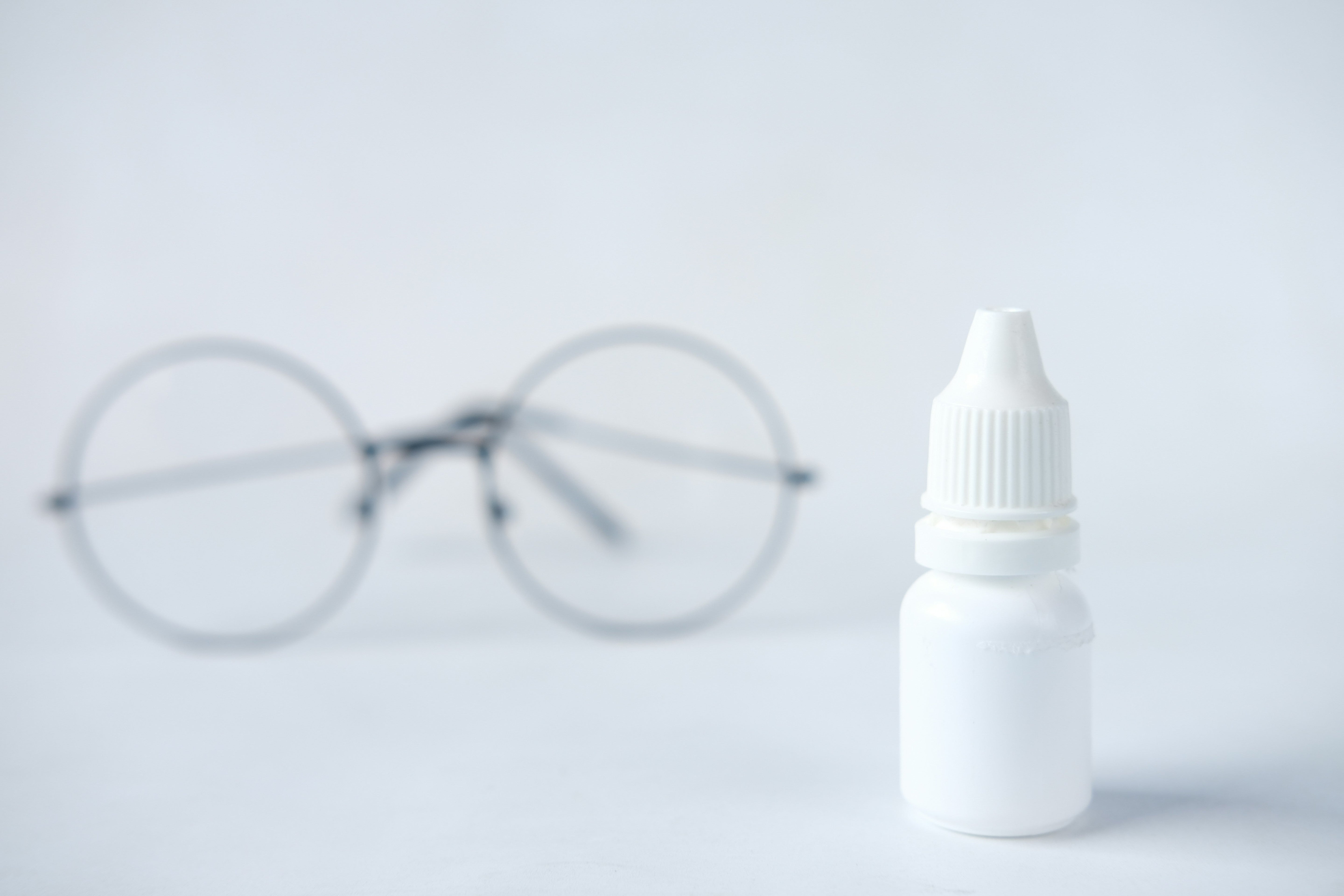 Navigating the Digital Deluge: Your Comprehensive Guide to Combating Dry Eyes and Digital Eye Strain in 2025